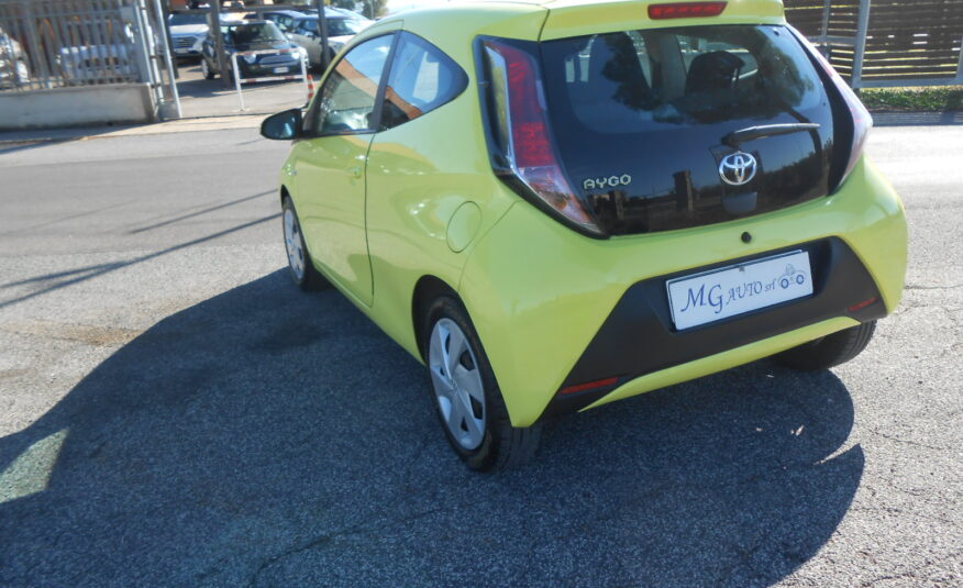 TOYOTA AYGO 1.0 3P. €6